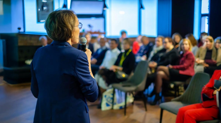 Public-Speaking-and-Communication-Course